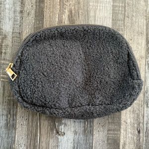 - Sherpa Belt bag similar to (Lululemon)
